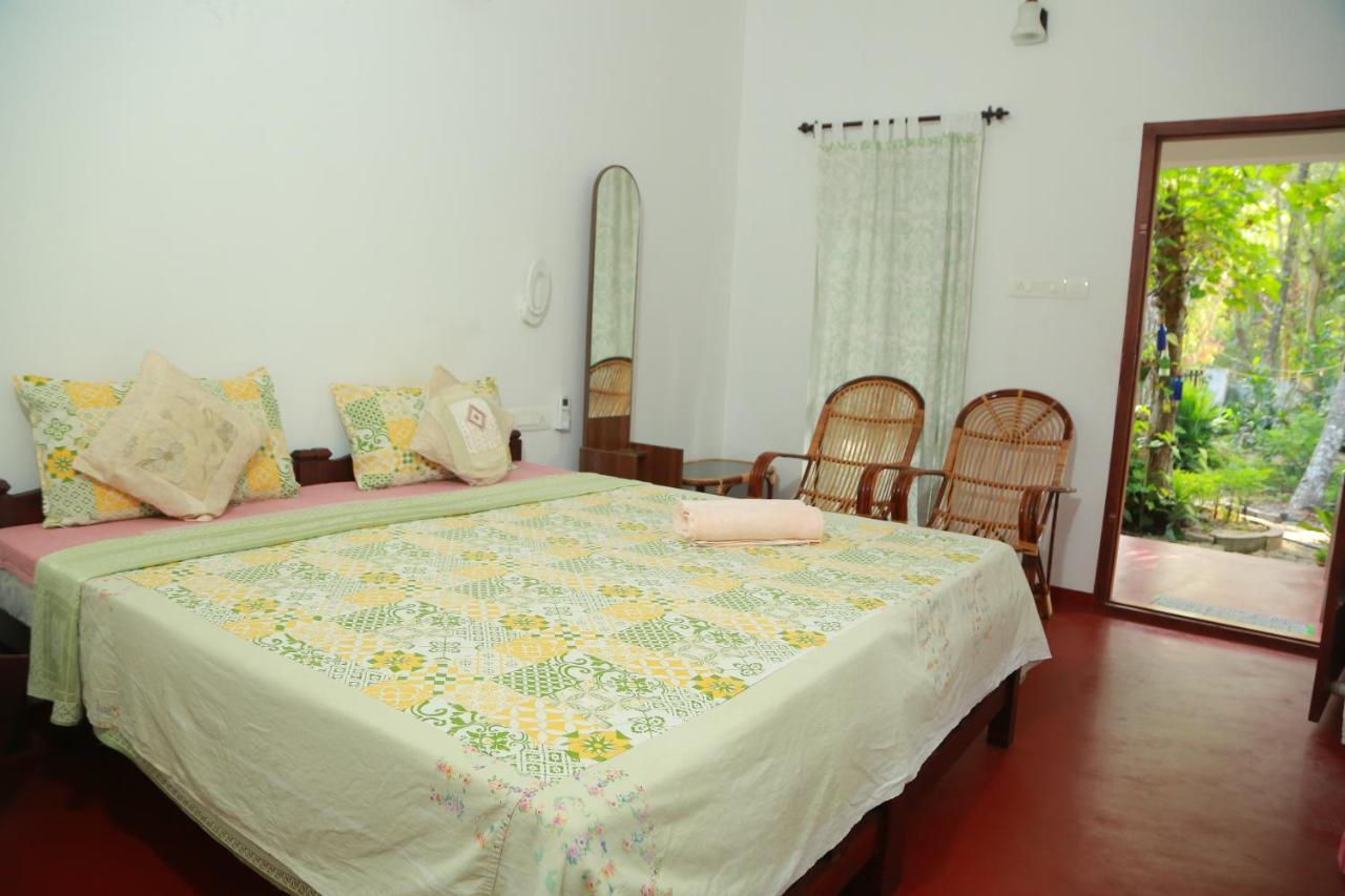 Charley Homestay Alappuzha Bagian luar foto